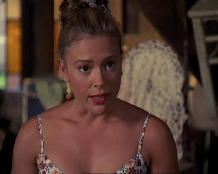 Charmed-Online_dot_net-3x02MagicHour1458.jpg