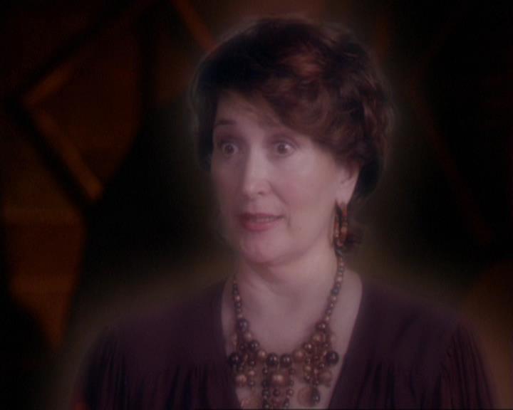 Charmed-Online_dot_net-3x02MagicHour1485.jpg