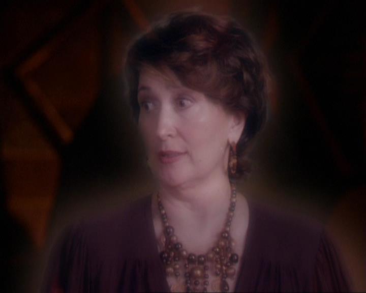 Charmed-Online_dot_net-3x02MagicHour1486.jpg