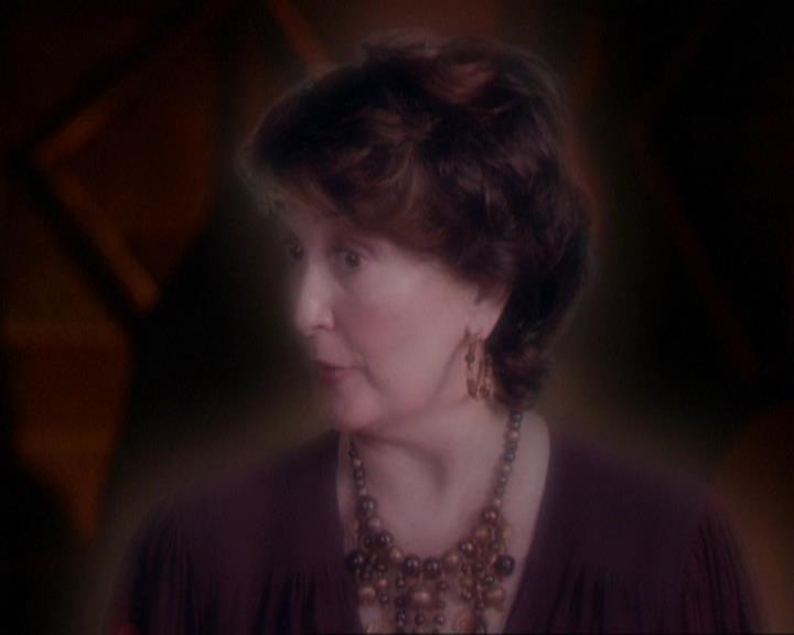 Charmed-Online_dot_net-3x02MagicHour1492.jpg
