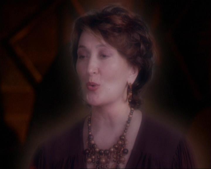 Charmed-Online_dot_net-3x02MagicHour1499.jpg