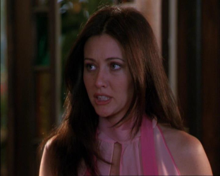 Charmed-Online_dot_net-3x02MagicHour1528.jpg