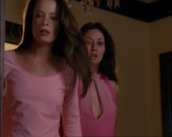Charmed-Online_dot_net-3x02MagicHour1552.jpg