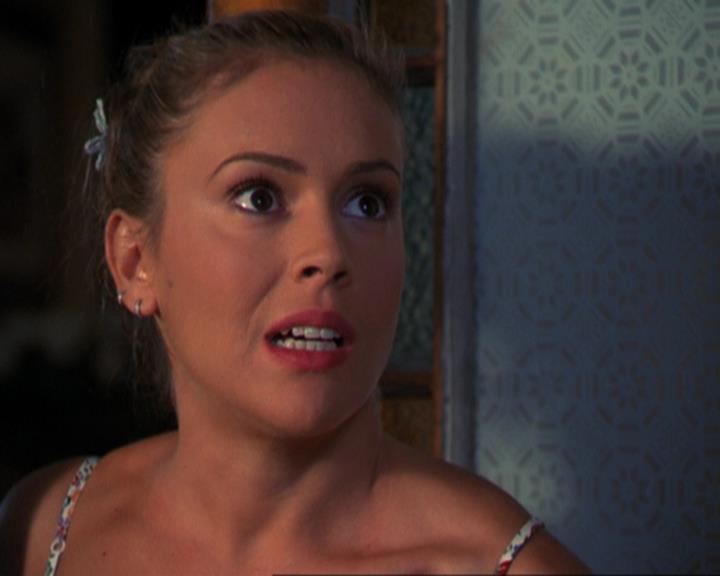 Charmed-Online_dot_net-3x02MagicHour1669.jpg