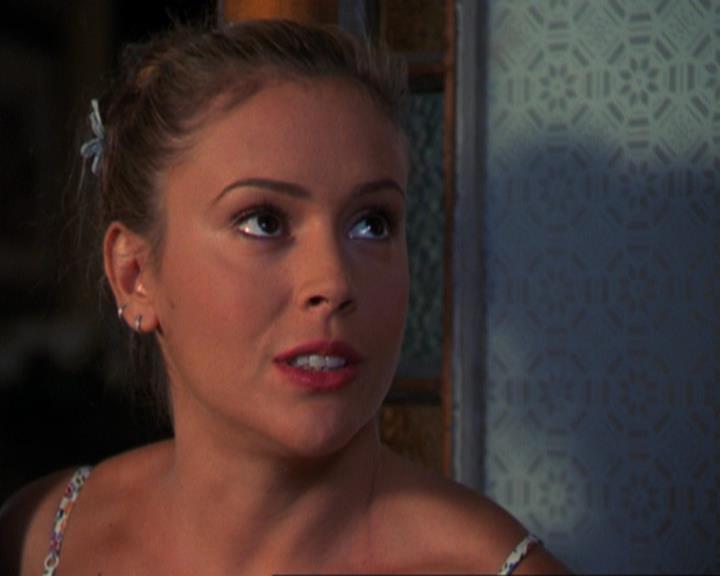 Charmed-Online_dot_net-3x02MagicHour1672.jpg