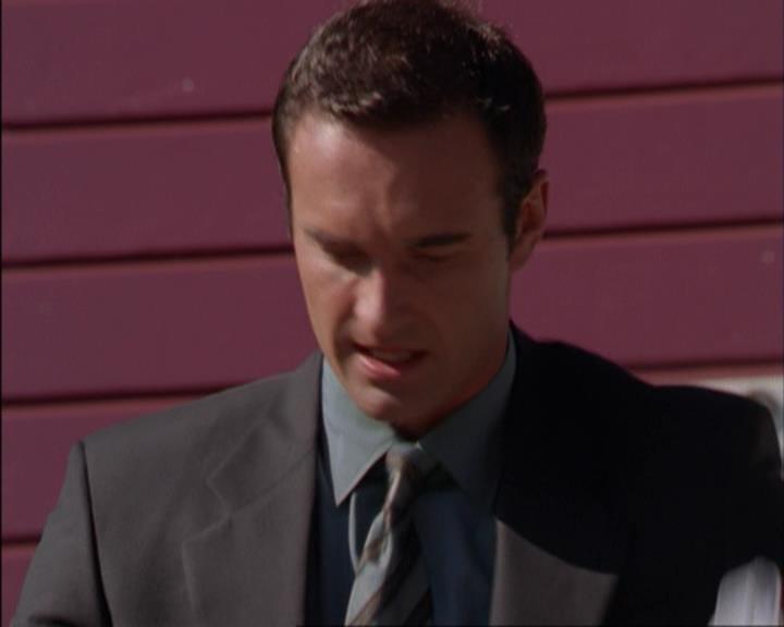 Charmed-Online_dot_net-3x02MagicHour1727.jpg