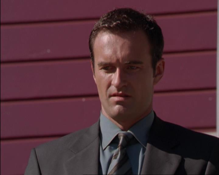 Charmed-Online_dot_net-3x02MagicHour1742.jpg
