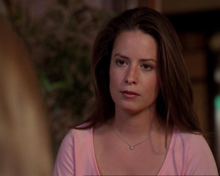 Charmed-Online_dot_net-3x02MagicHour1748.jpg
