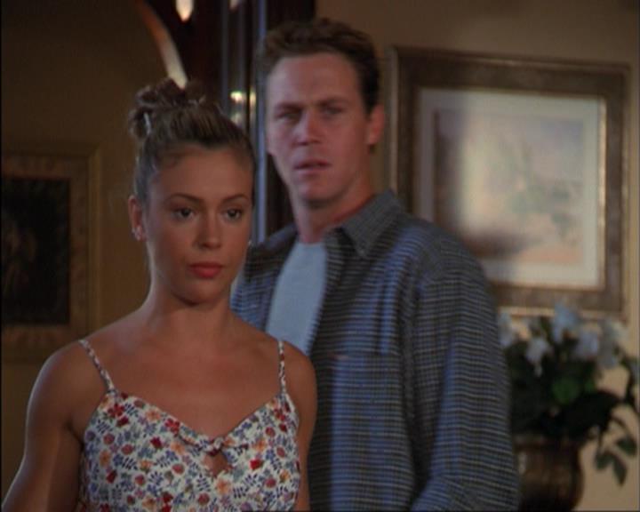 Charmed-Online_dot_net-3x02MagicHour1765.jpg Charmed-Online_dot_net-3x02MagicHour1765.jpg