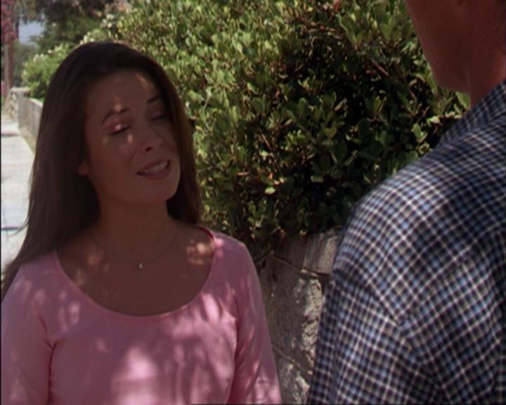 Charmed-Online_dot_net-3x02MagicHour1784.jpg