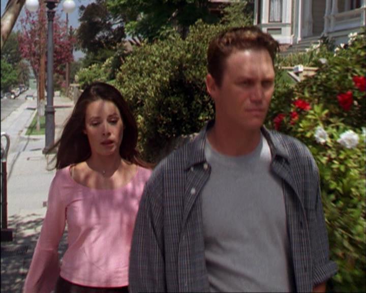 Charmed-Online_dot_net-3x02MagicHour1793.jpg