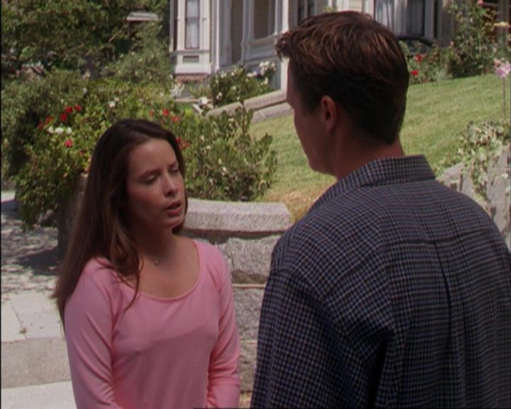 Charmed-Online_dot_net-3x02MagicHour1815.jpg