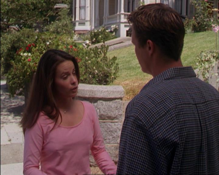 Charmed-Online_dot_net-3x02MagicHour1816.jpg
