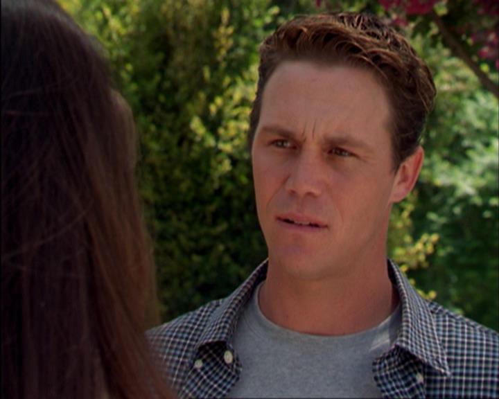 Charmed-Online_dot_net-3x02MagicHour1822.jpg