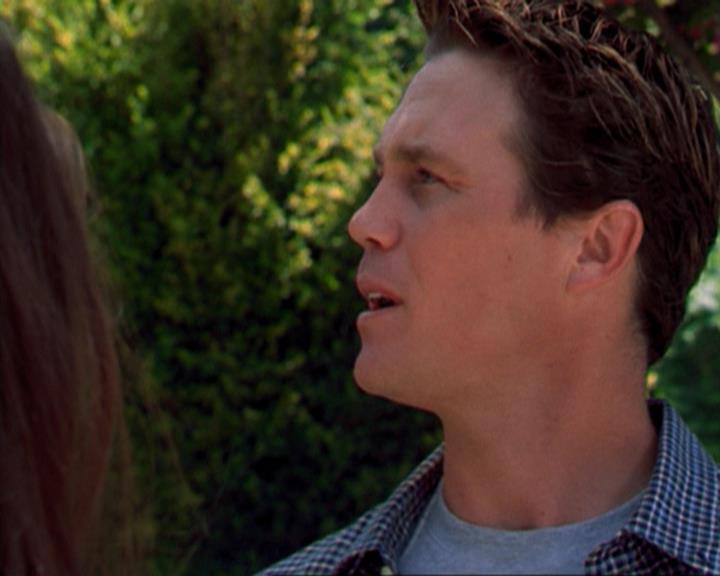Charmed-Online_dot_net-3x02MagicHour1830.jpg