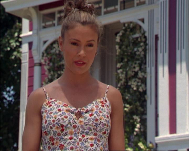 Charmed-Online_dot_net-3x02MagicHour1851.jpg