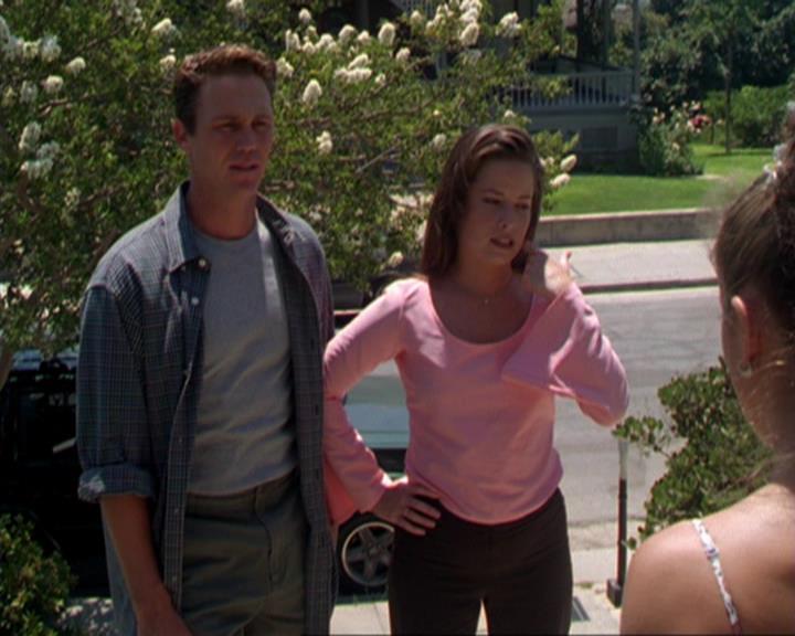 Charmed-Online_dot_net-3x02MagicHour1900.jpg