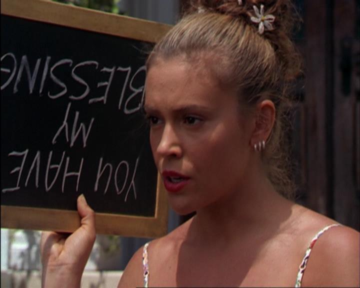 Charmed-Online_dot_net-3x02MagicHour1916.jpg Charmed-Online_dot_net-3x02MagicHour1916.jpg