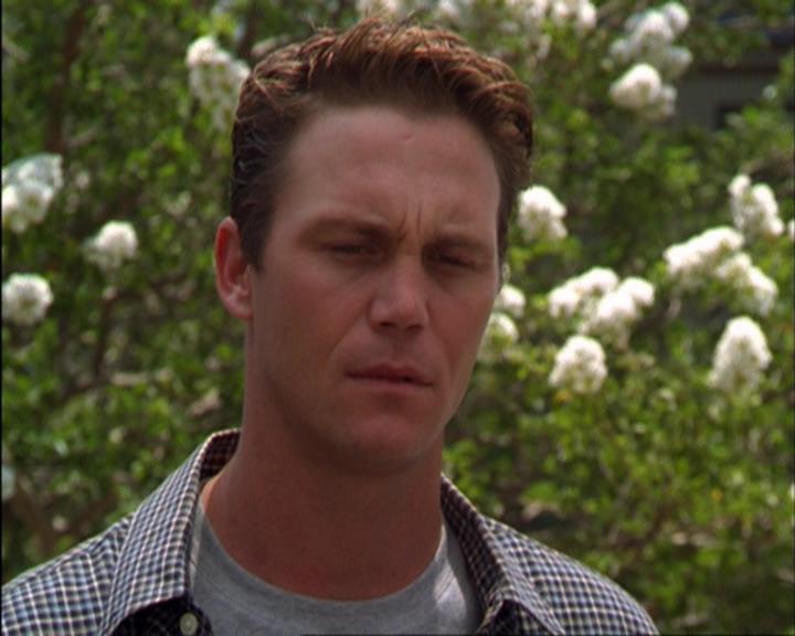 Charmed-Online_dot_net-3x02MagicHour1921.jpg