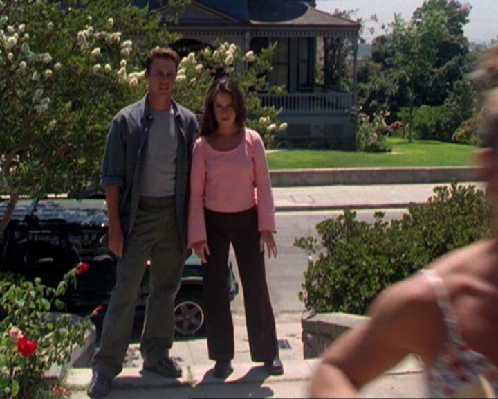 Charmed-Online_dot_net-3x02MagicHour1924.jpg