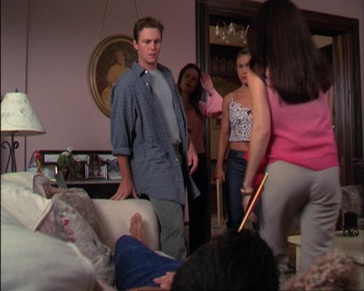 Charmed-Online_dot_net-3x02MagicHour1952.jpg