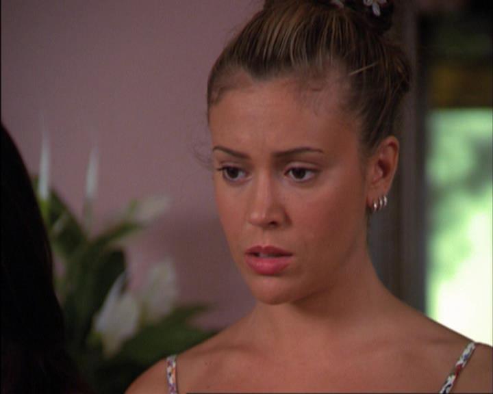 Charmed-Online_dot_net-3x02MagicHour1974.jpg