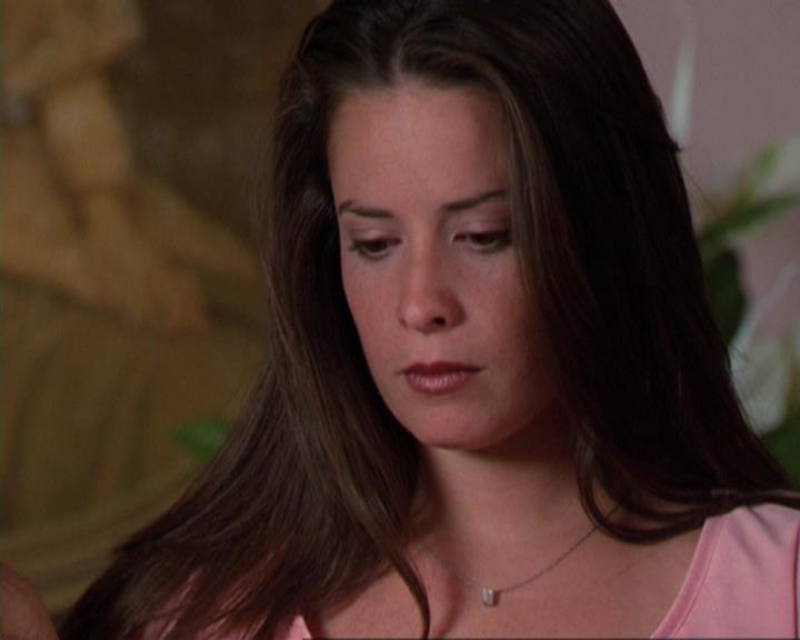 Charmed-Online_dot_net-3x02MagicHour1982.jpg
