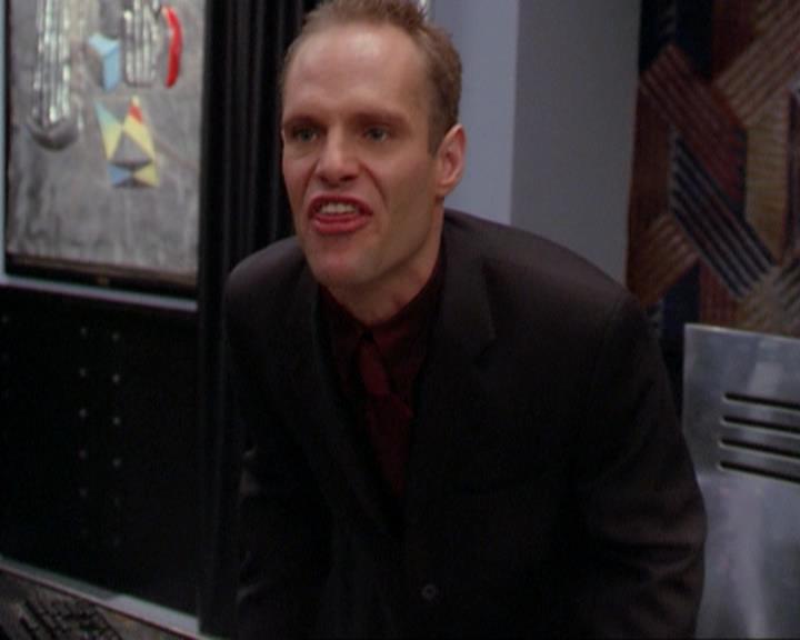 Charmed-Online_dot_net-3x02MagicHour1993.jpg