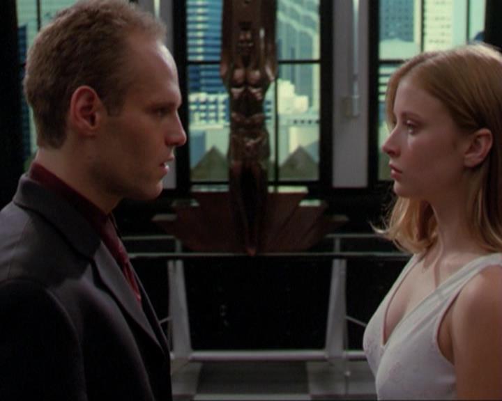 Charmed-Online_dot_net-3x02MagicHour2010.jpg