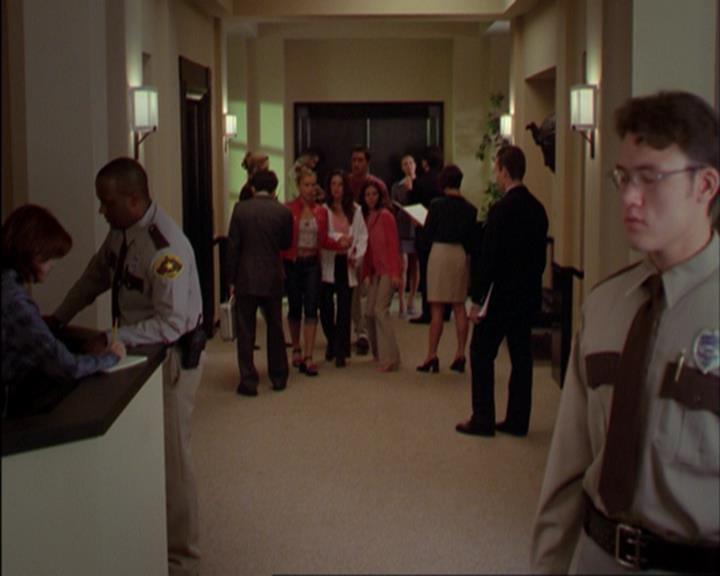 Charmed-Online_dot_net-3x02MagicHour2052.jpg