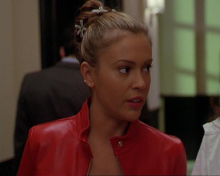 Charmed-Online_dot_net-3x02MagicHour2054.jpg