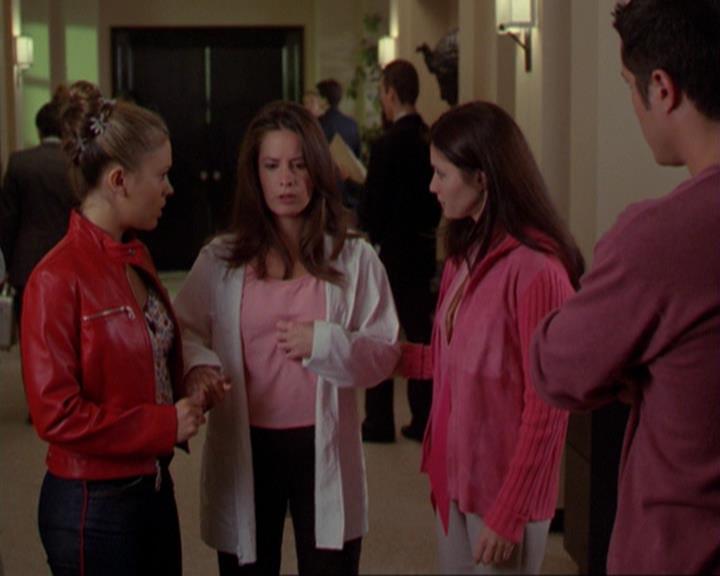 Charmed-Online_dot_net-3x02MagicHour2069.jpg