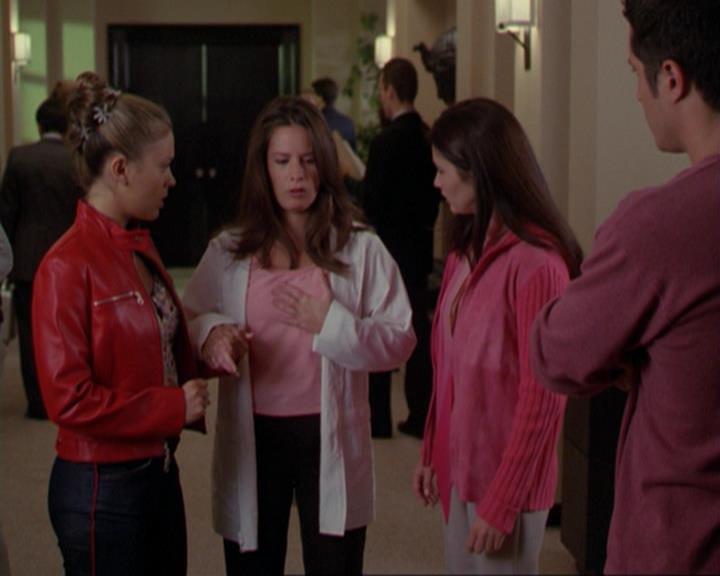 Charmed-Online_dot_net-3x02MagicHour2078.jpg