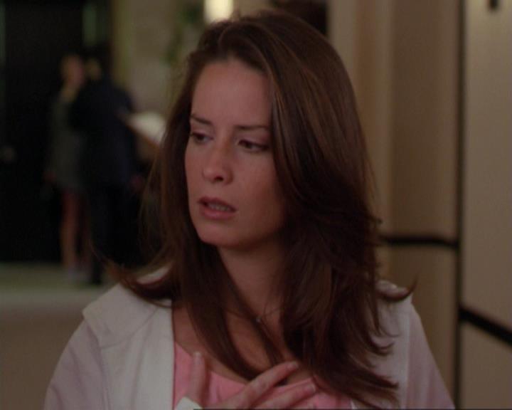 Charmed-Online_dot_net-3x02MagicHour2085.jpg