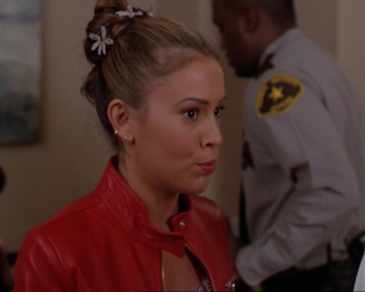 Charmed-Online_dot_net-3x02MagicHour2088.jpg