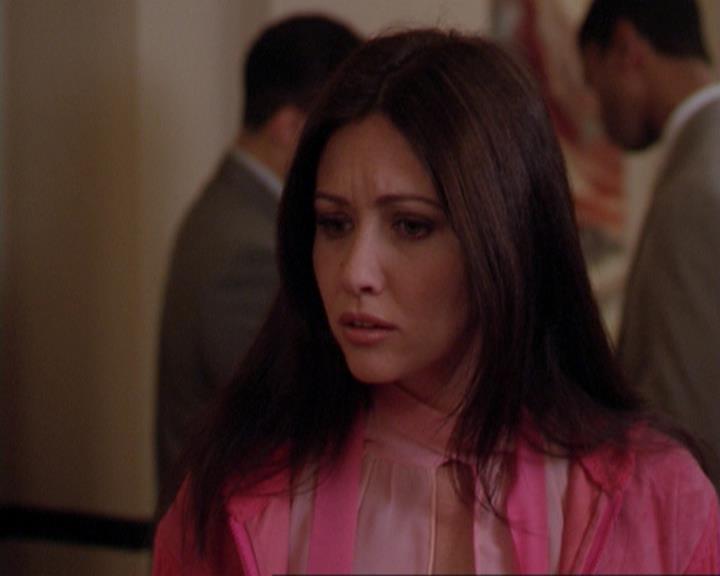 Charmed-Online_dot_net-3x02MagicHour2089.jpg