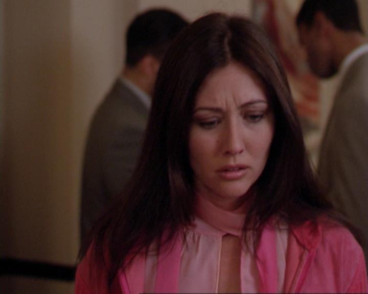 Charmed-Online_dot_net-3x02MagicHour2090.jpg