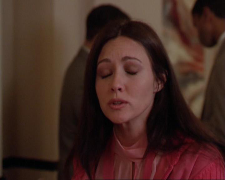 Charmed-Online_dot_net-3x02MagicHour2098.jpg