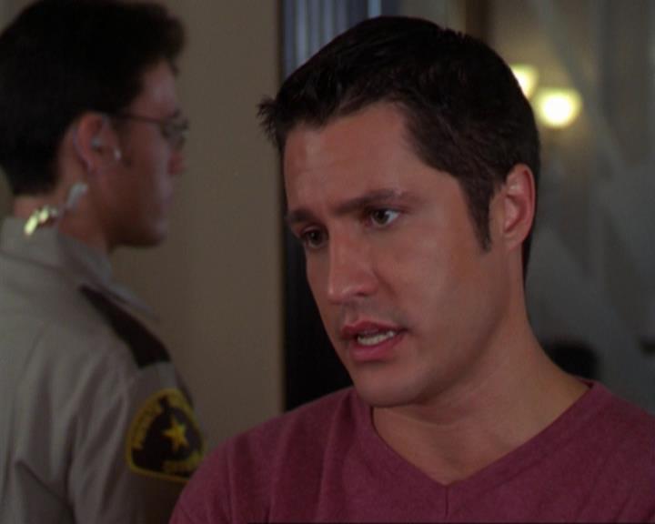 Charmed-Online_dot_net-3x02MagicHour2118.jpg