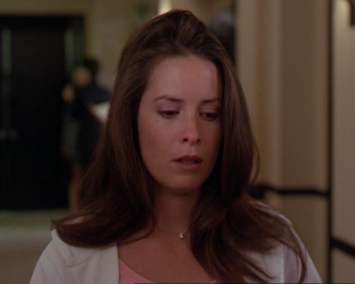 Charmed-Online_dot_net-3x02MagicHour2126.jpg