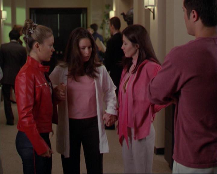 Charmed-Online_dot_net-3x02MagicHour2129.jpg