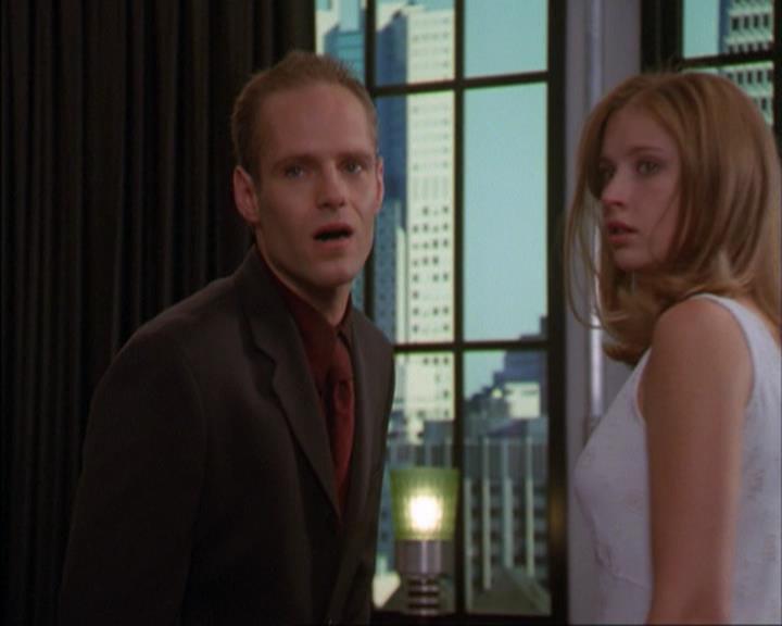 Charmed-Online_dot_net-3x02MagicHour2138.jpg