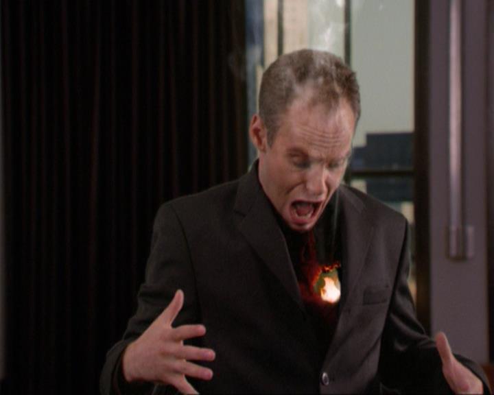 Charmed-Online_dot_net-3x02MagicHour2190.jpg