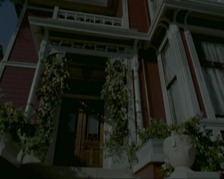 Charmed-Online_dot_net-3x02MagicHour2222.jpg