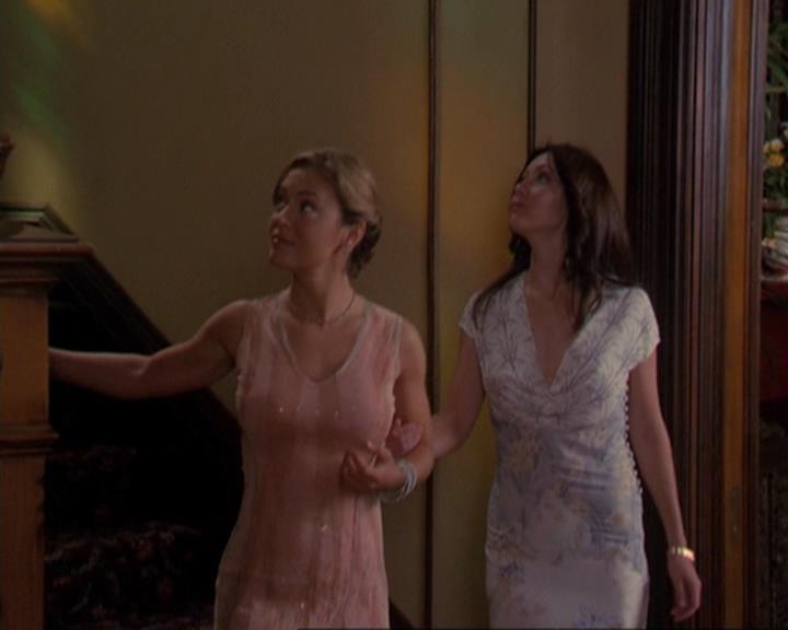 Charmed-Online_dot_net-3x02MagicHour2242.jpg