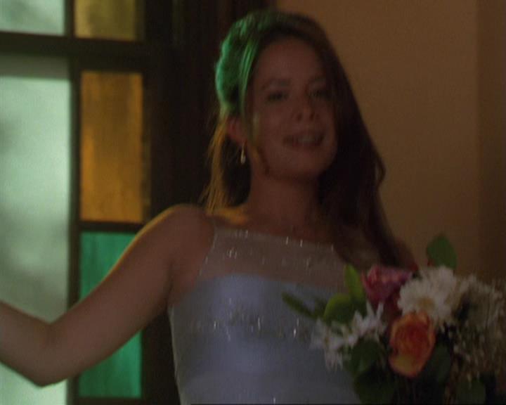 Charmed-Online_dot_net-3x02MagicHour2249.jpg