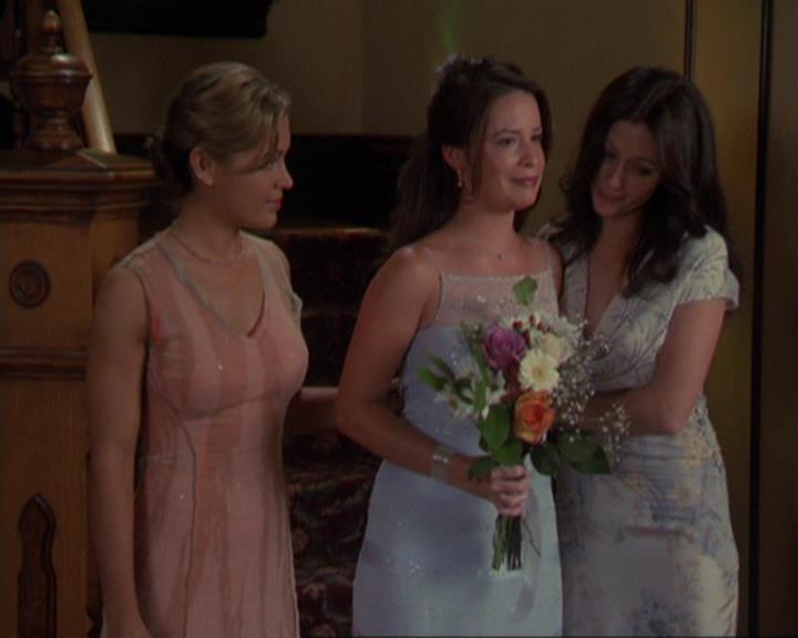 Charmed-Online_dot_net-3x02MagicHour2255.jpg