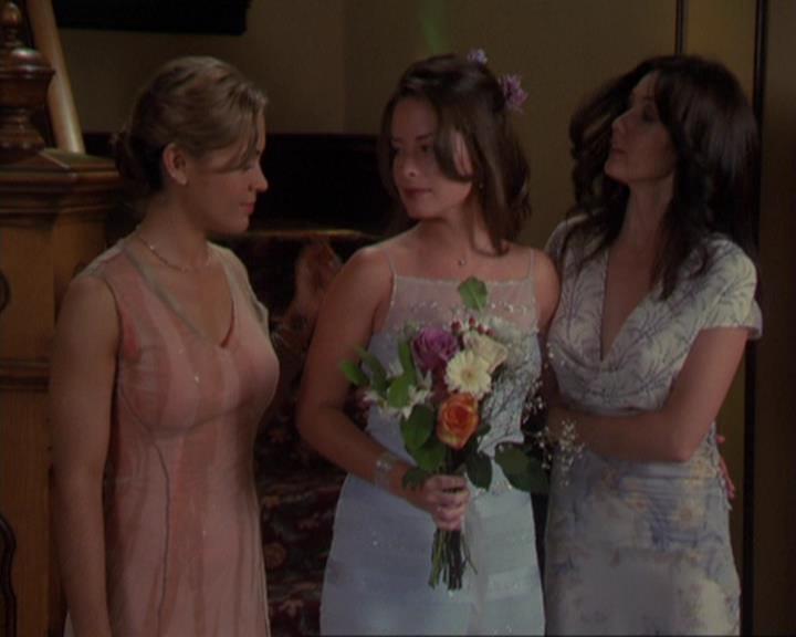 Charmed-Online_dot_net-3x02MagicHour2256.jpg