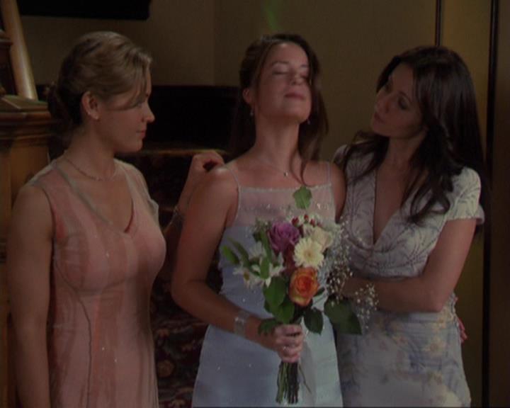 Charmed-Online_dot_net-3x02MagicHour2257.jpg