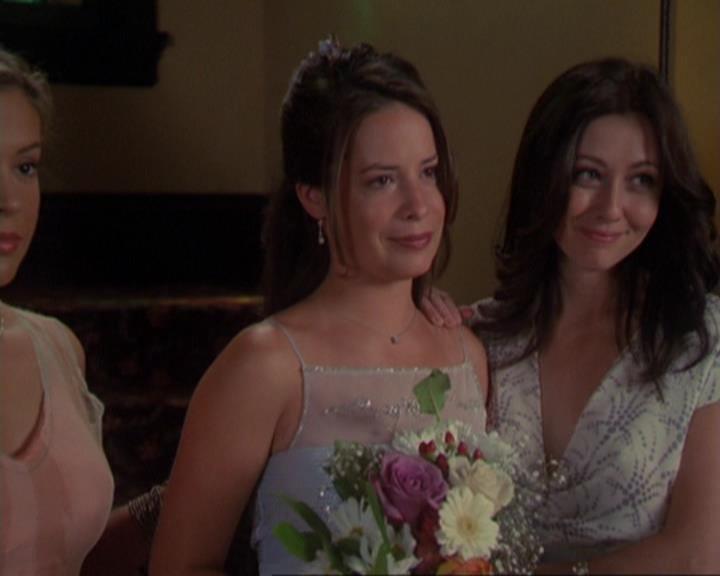 Charmed-Online_dot_net-3x02MagicHour2261.jpg Charmed-Online_dot_net-3x02MagicHour2261.jpg